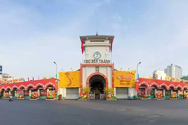 The exterior architecture of Ben Thanh Market